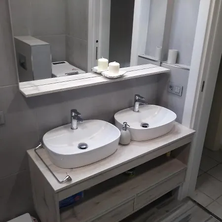 Sur Heated Pool Apartment